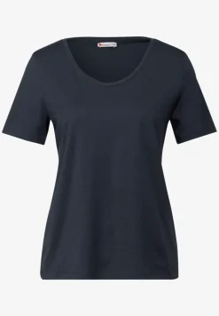 Basic T-Shirt