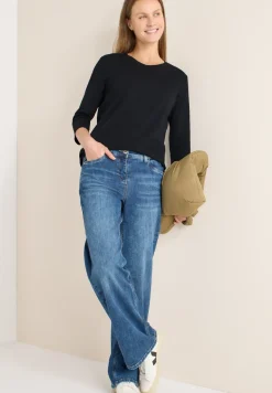 Basic T-Shirt