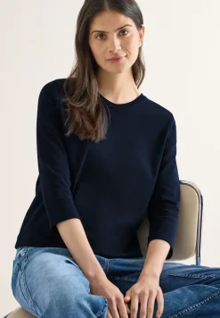 Basic T-Shirt