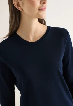 Basic T-Shirt