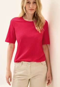Basic T-Shirt