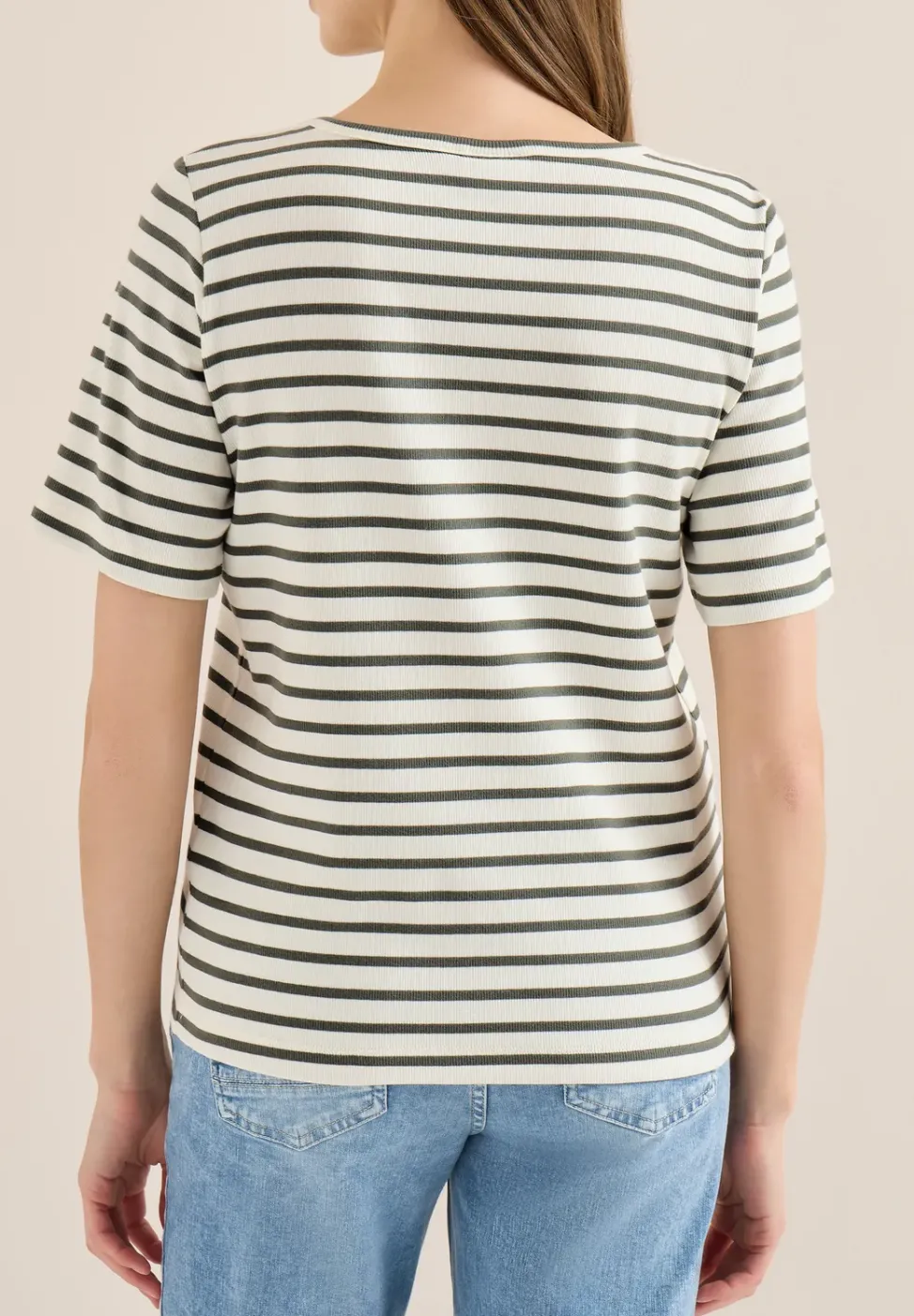 Basic T-Shirt in Rippstruktur