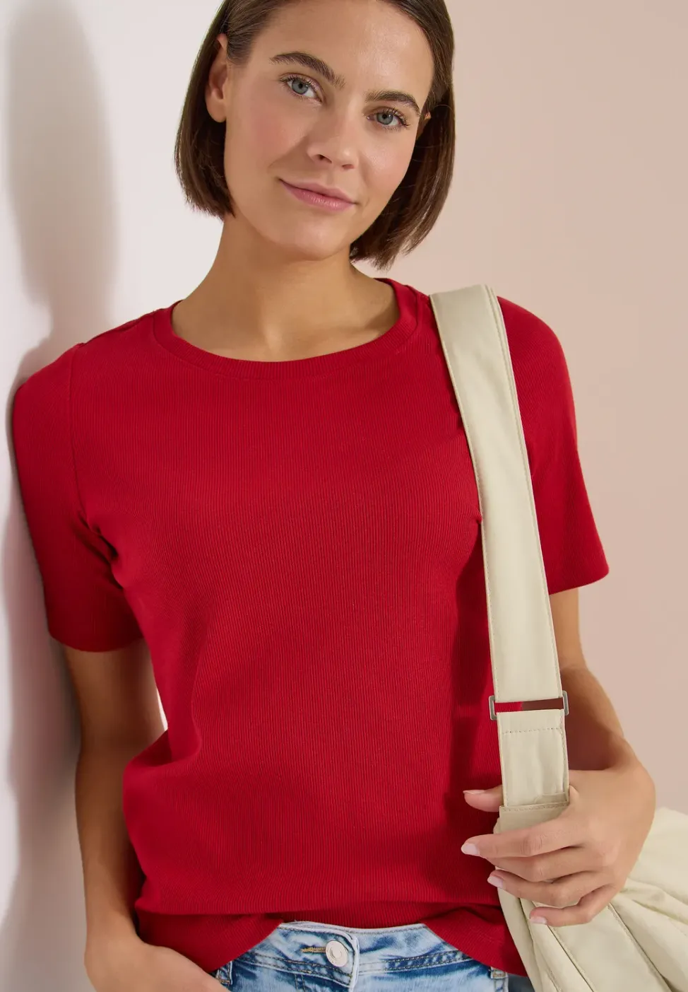 Basic T-Shirt in Rippstruktur