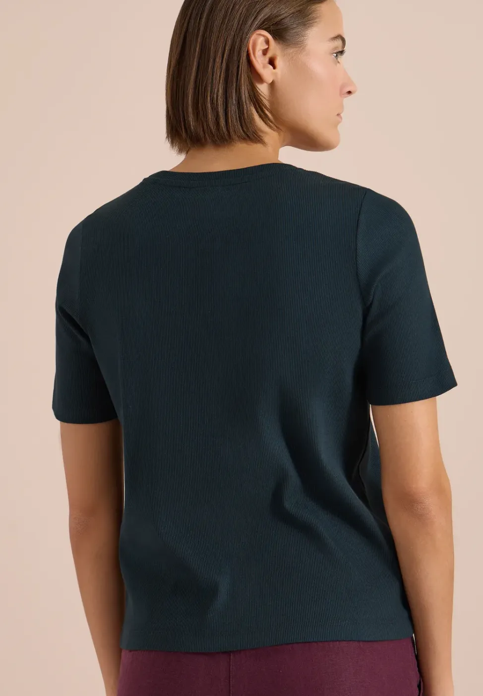 Basic T-Shirt in Rippstruktur