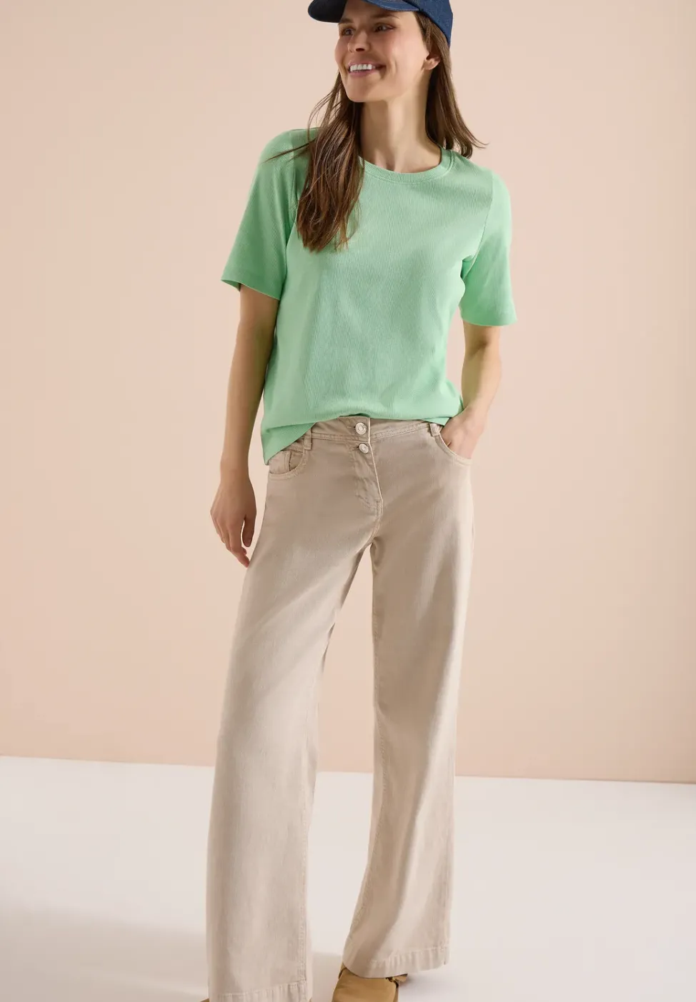 Basic T-Shirt in Rippstruktur