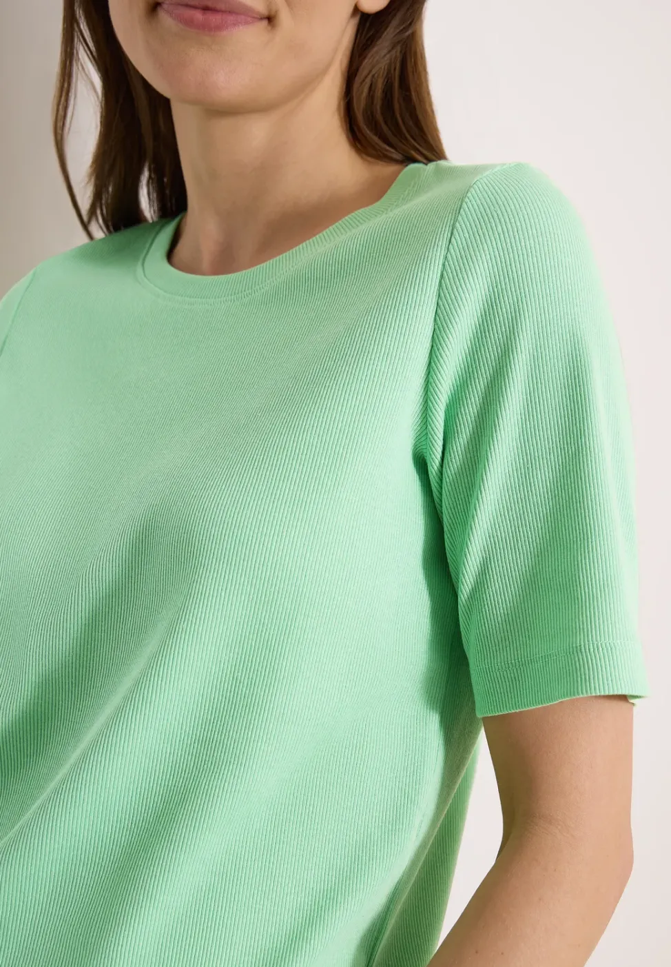 Basic T-Shirt in Rippstruktur