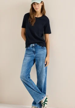 Basic T-Shirt in Rippstruktur