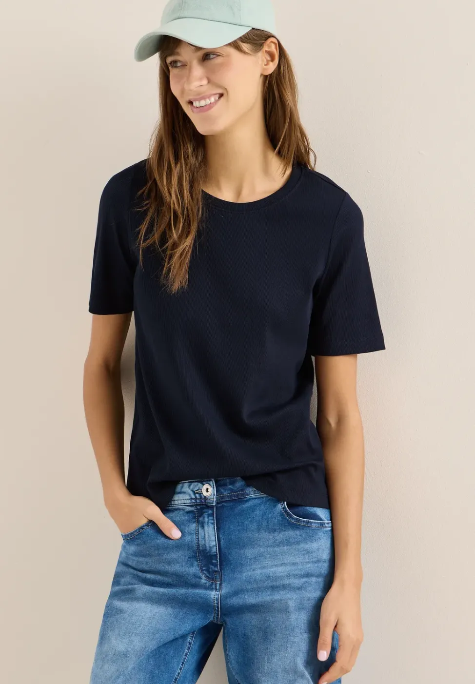 Basic T-Shirt in Rippstruktur
