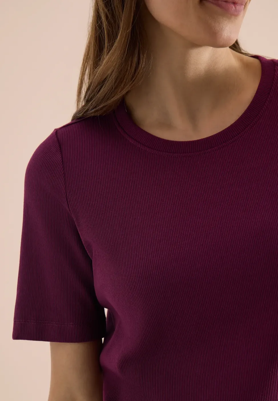 Basic T-Shirt in Rippstruktur