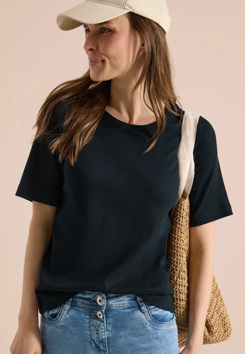 Basic T-Shirt in Rippstruktur