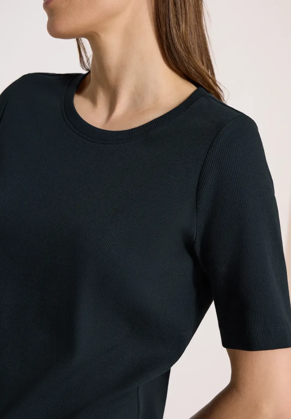 Basic T-Shirt in Rippstruktur