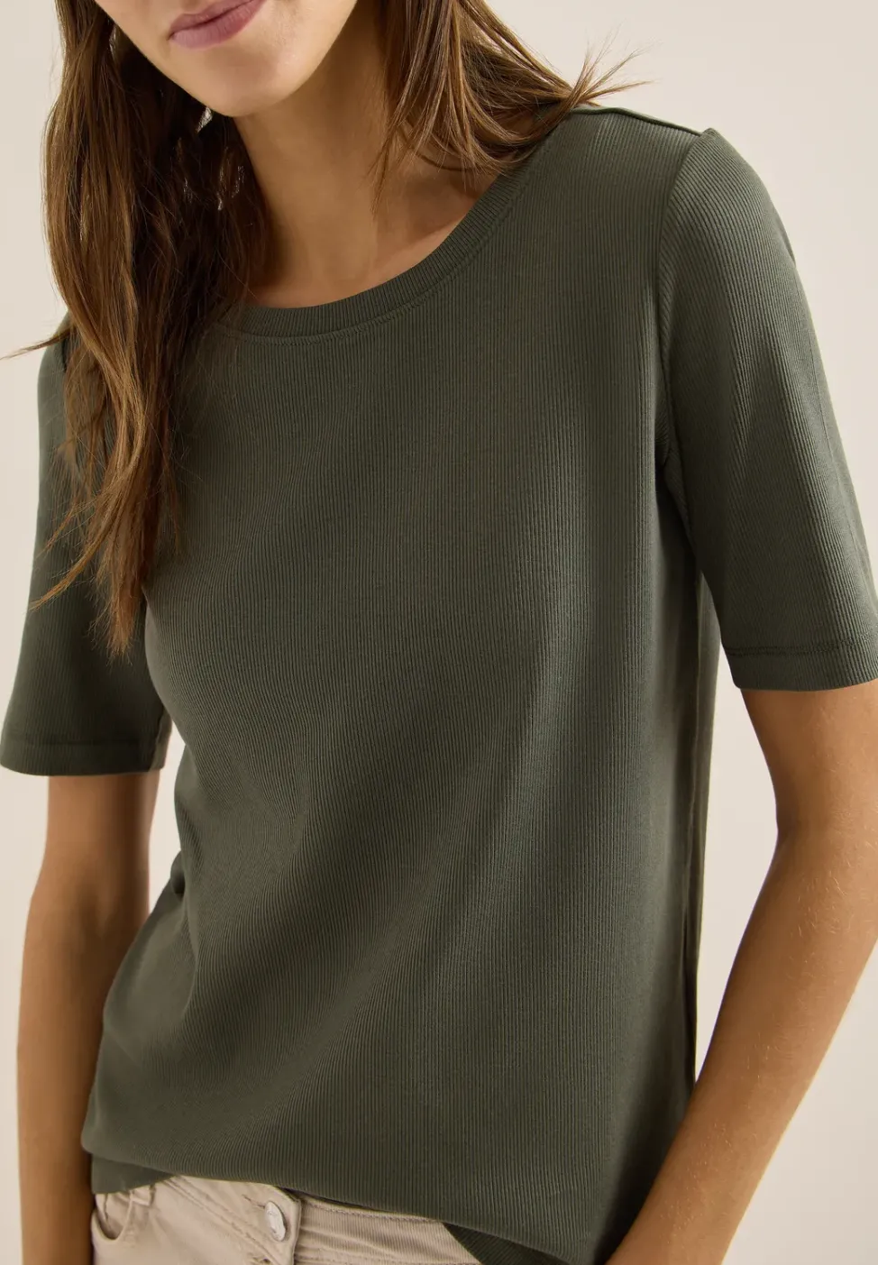 Basic T-Shirt in Rippstruktur