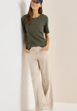 Basic T-Shirt in Rippstruktur