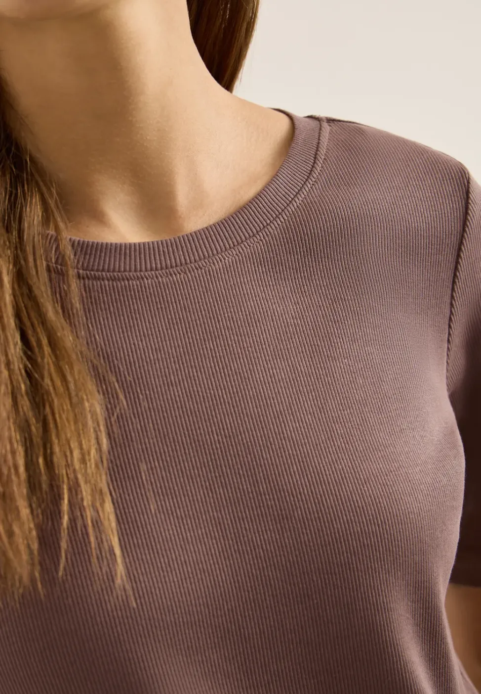 Basic T-Shirt in Rippstruktur