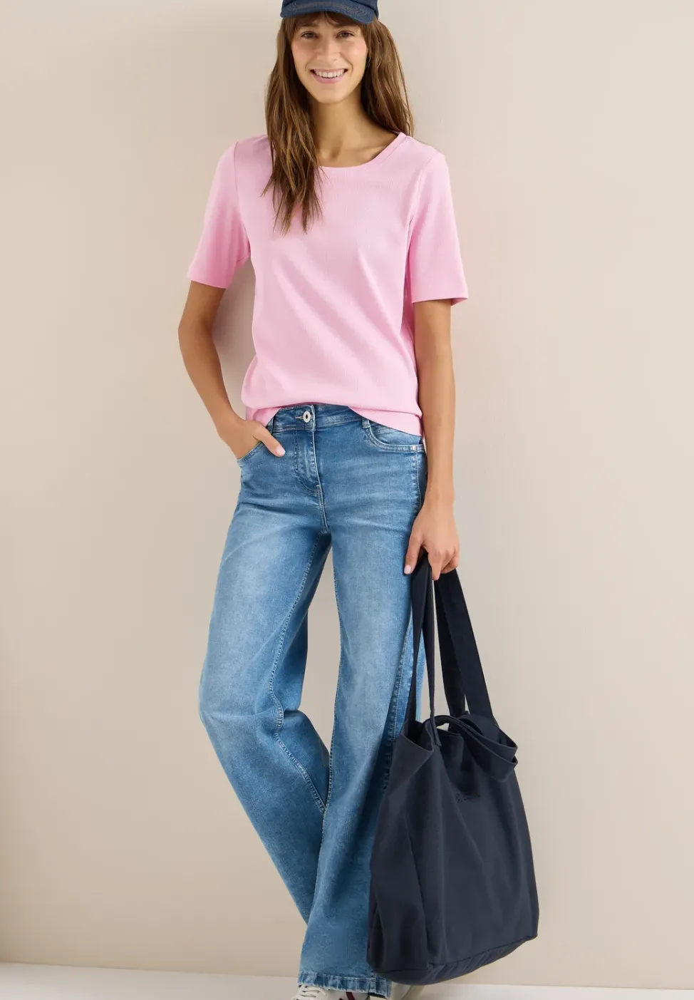 Basic T-Shirt in Rippstruktur