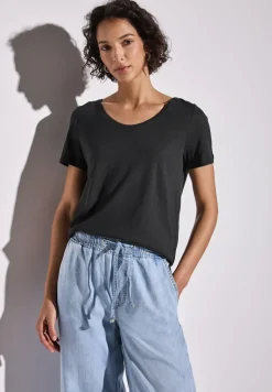 Basic T-Shirt in Unifarbe