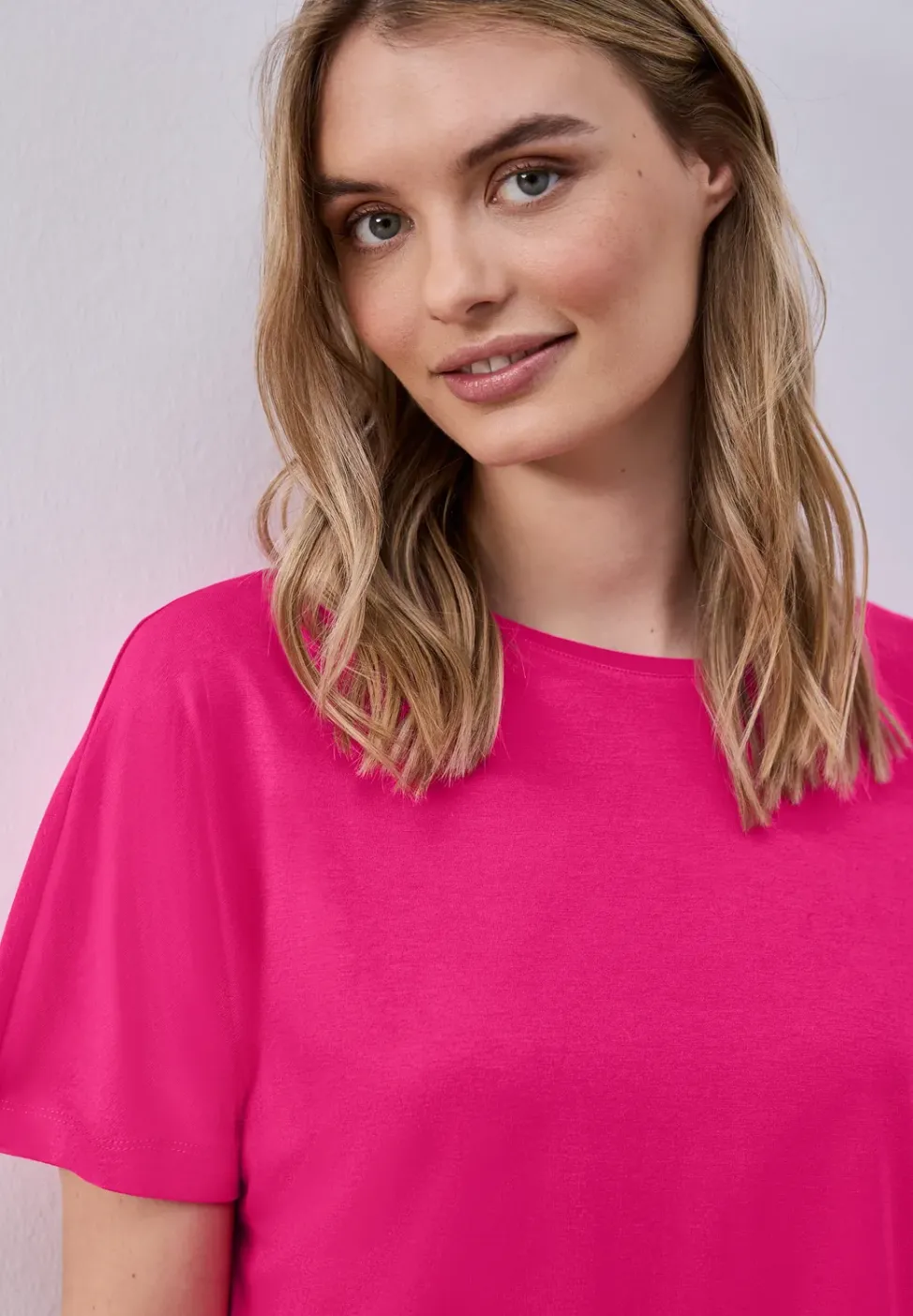 Basic T-Shirt mit Dropped Shoulders