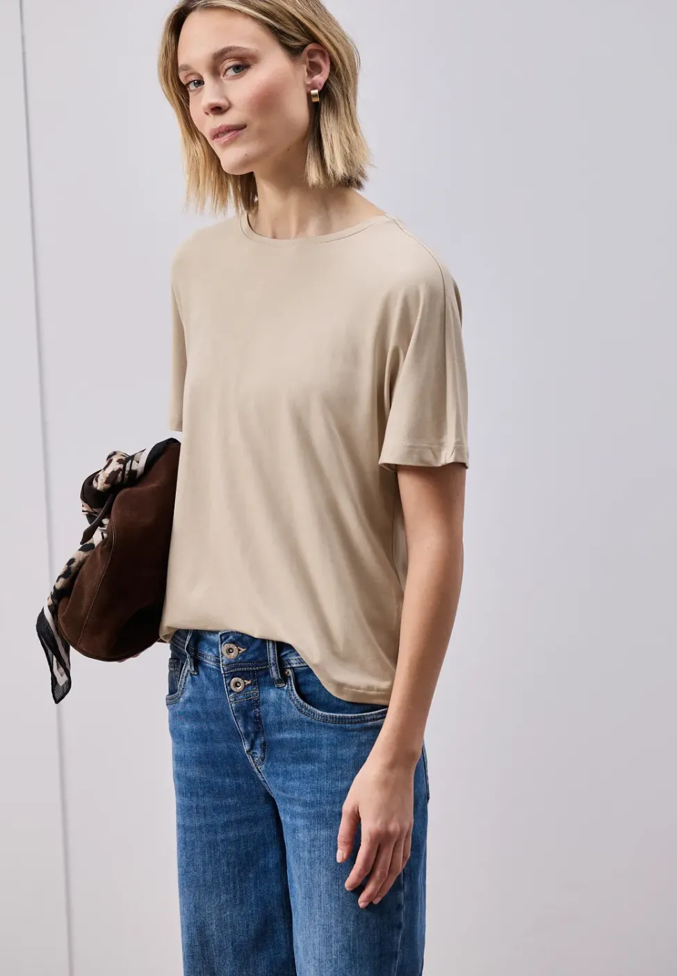 Basic T-Shirt mit Dropped Shoulders