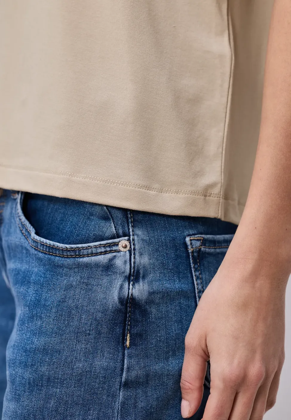 Basic T-Shirt mit Dropped Shoulders