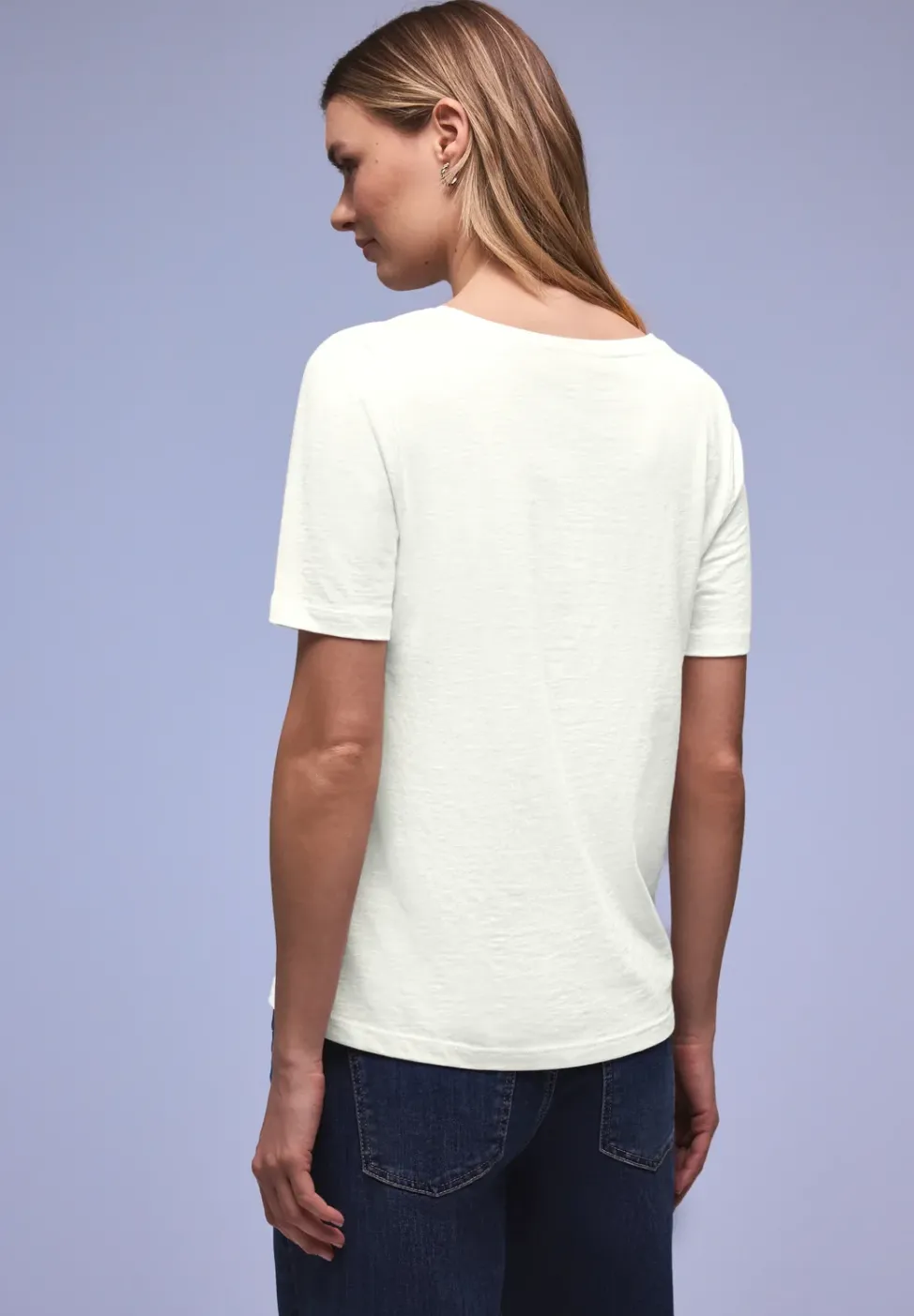 Basic T-Shirt mit gerundetem V-Neck