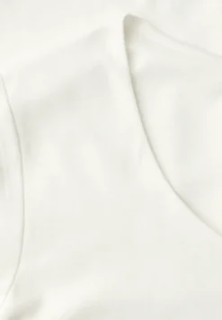 Basic T-Shirt mit Herzausschnitt