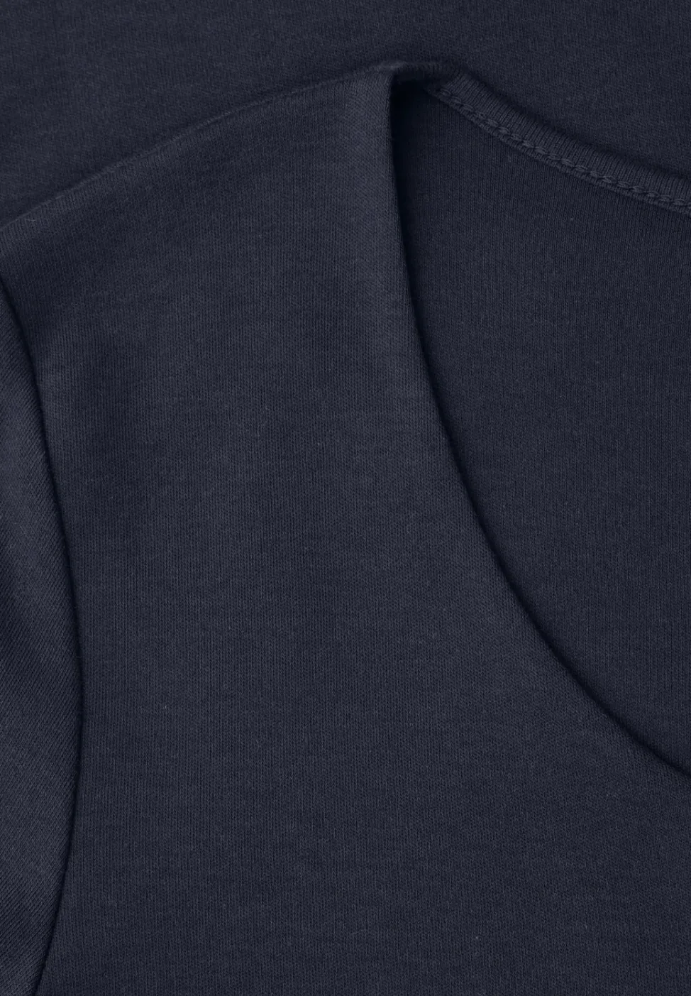 Basic T-Shirt mit Herzausschnitt