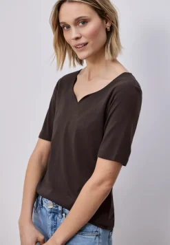 Basic T-Shirt mit Herzausschnitt