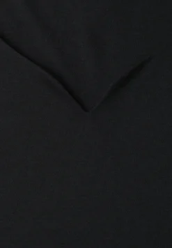 Basic T-Shirt mit Herzausschnitt