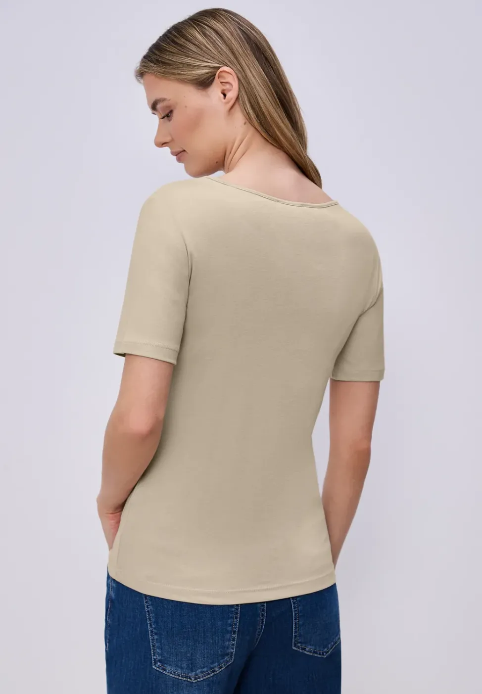 Basic T-Shirt mit Herzausschnitt