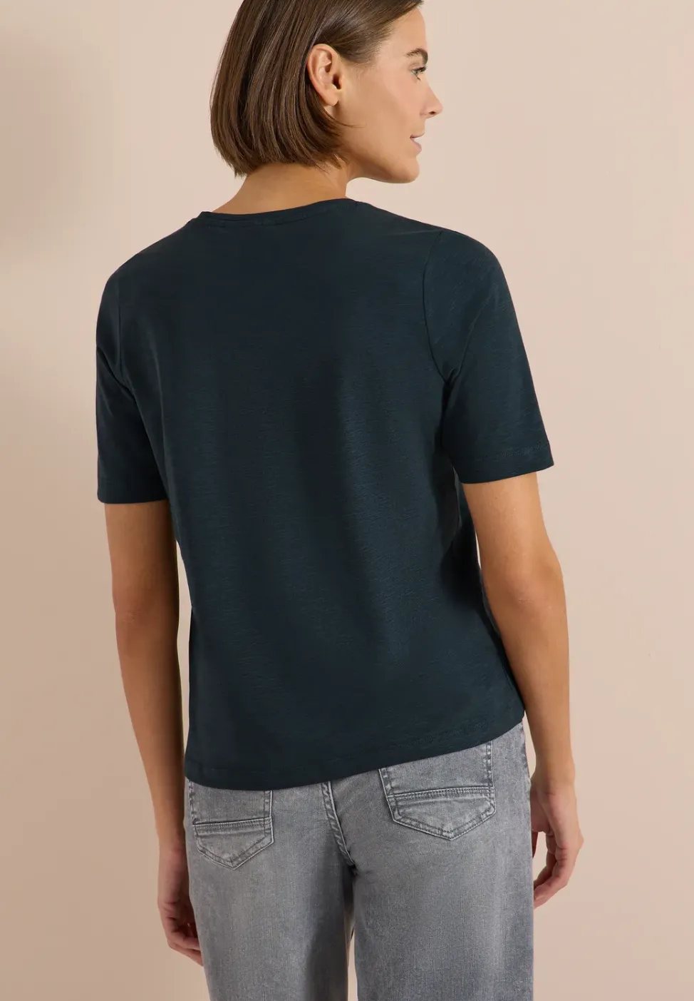 Basic T-Shirt mit Kurzarm und V-Neck