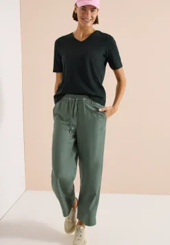 Basic T-Shirt mit Kurzarm und V-Neck