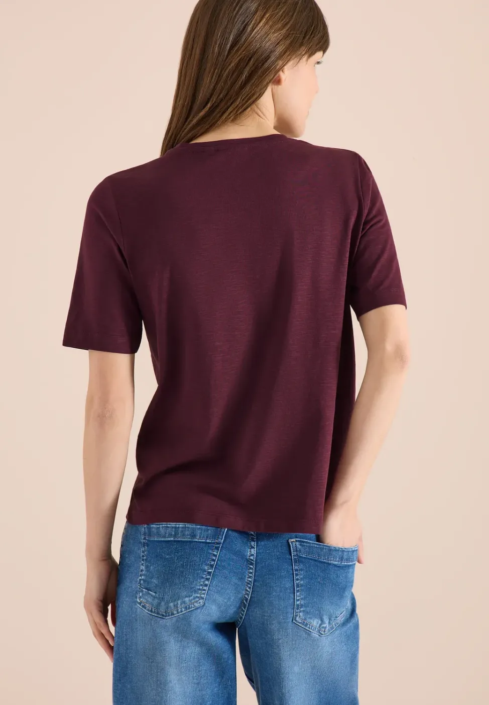 Basic T-Shirt mit Kurzarm und V-Neck