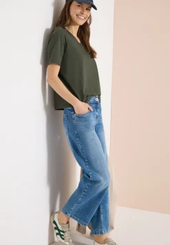Basic T-Shirt mit Kurzarm und V-Neck