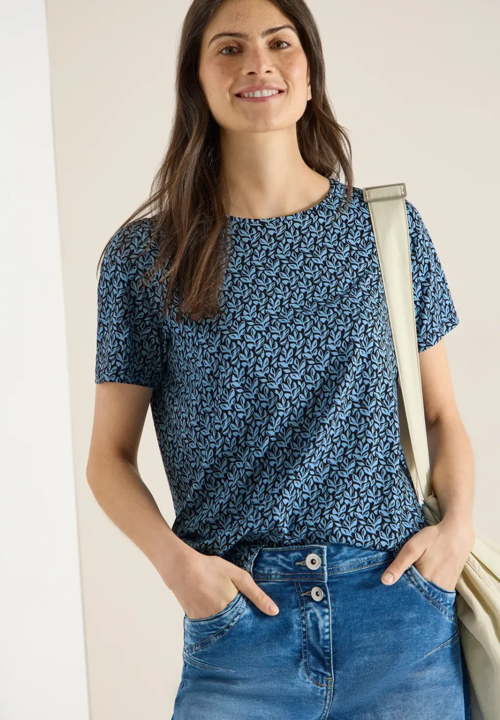 Basic T-Shirt mit Minimal Print