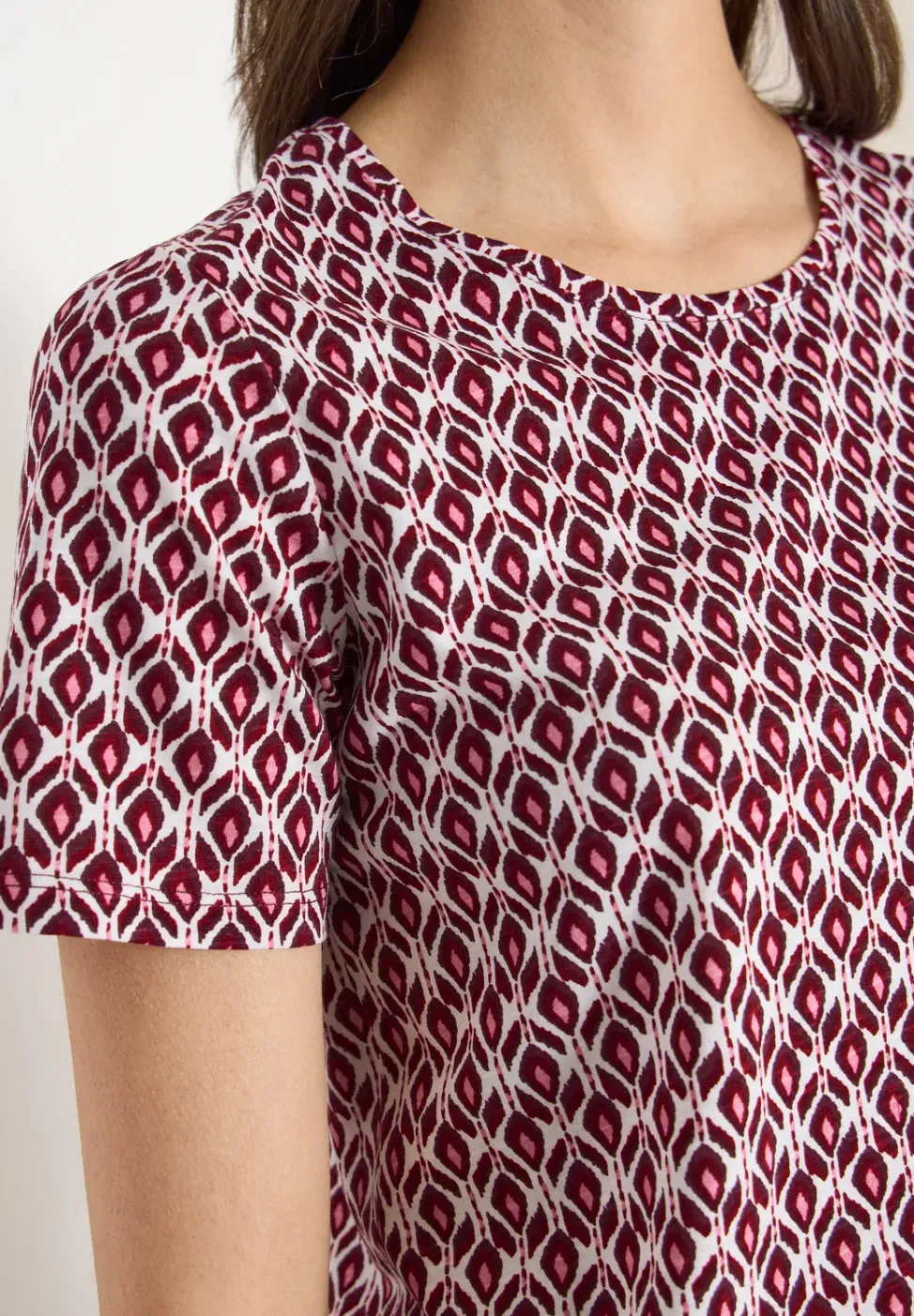 Basic T-Shirt mit Minimal Print