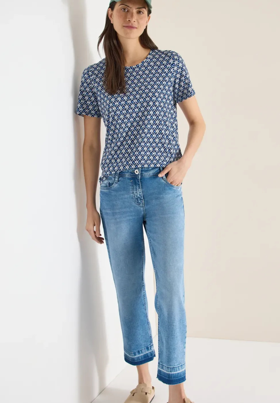 Basic T-Shirt mit Minimal Print