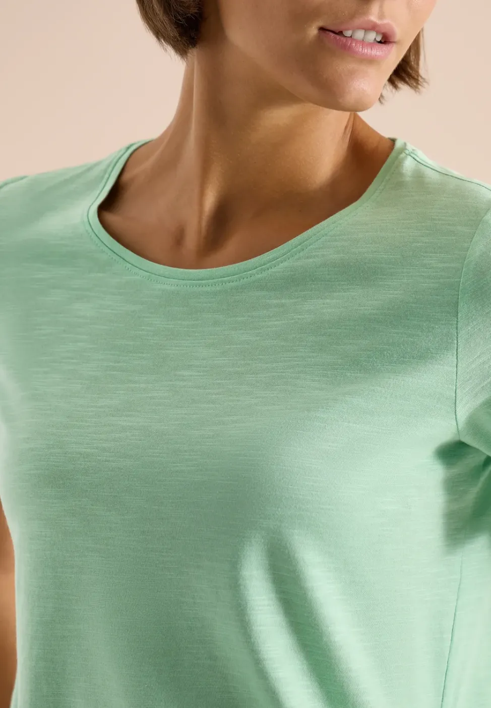 Basic T-Shirt mit Rundhals in Unifarbe