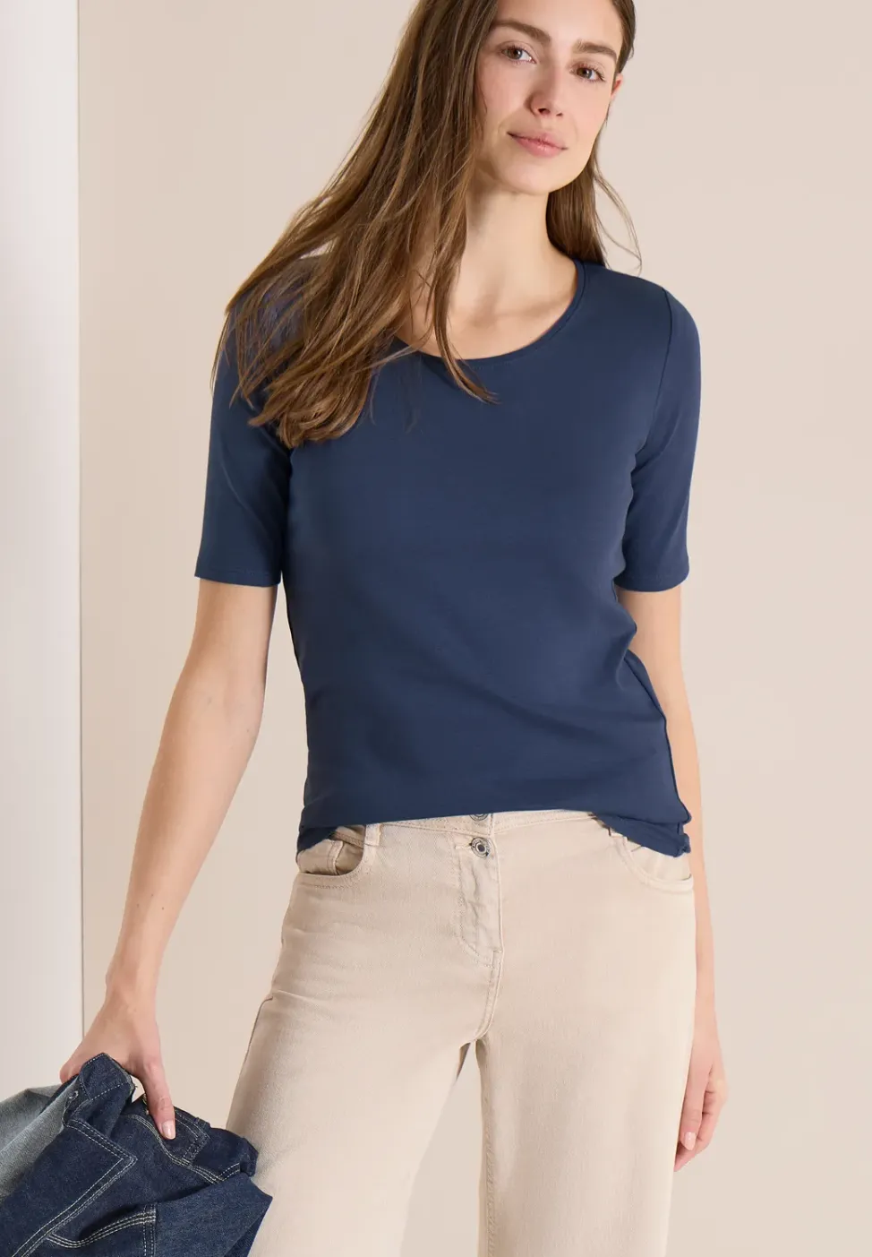 Basic T-Shirt mit Rundhals in Unifarbe
