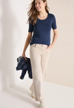 Basic T-Shirt mit Rundhals in Unifarbe