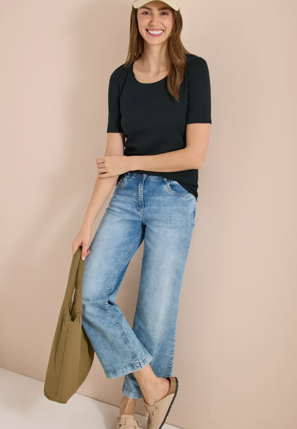 Basic T-Shirt mit Rundhals in Unifarbe