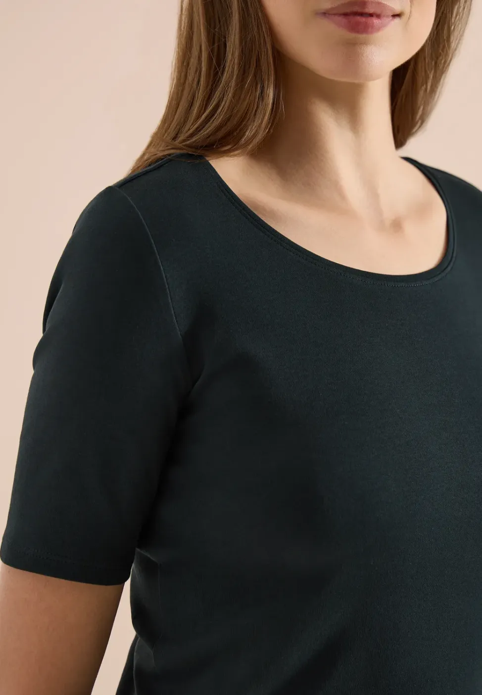 Basic T-Shirt mit Rundhals in Unifarbe