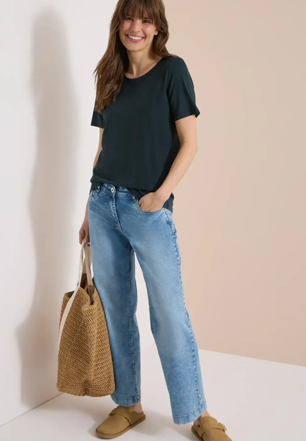 Basic T-Shirt mit Rundhals in Unifarbe