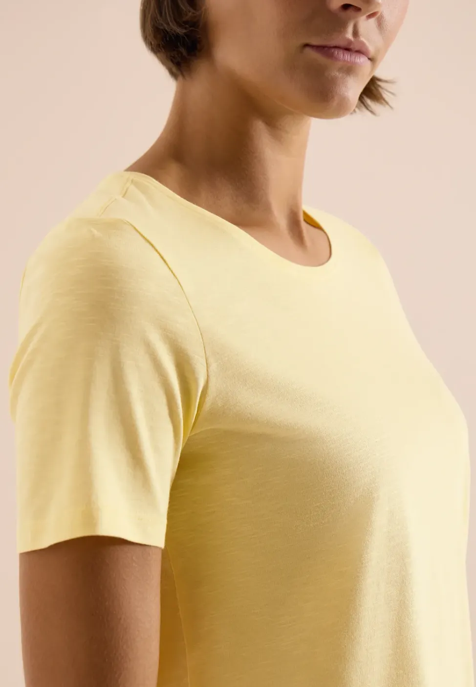Basic T-Shirt mit Rundhals in Unifarbe