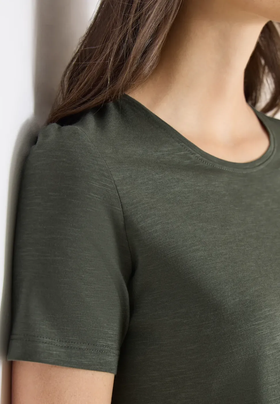 Basic T-Shirt mit Rundhals in Unifarbe