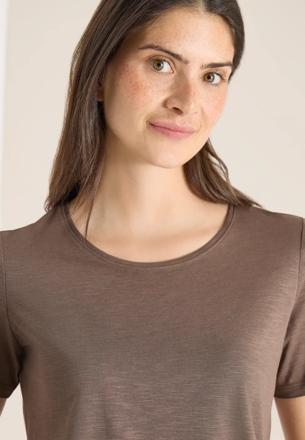 Basic T-Shirt mit Rundhals in Unifarbe
