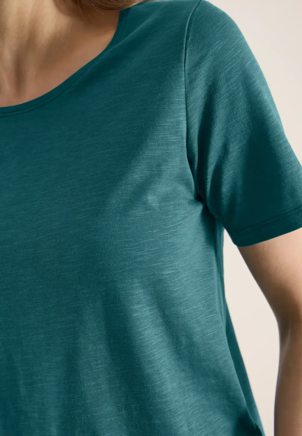 Basic T-Shirt mit Rundhals in Unifarbe