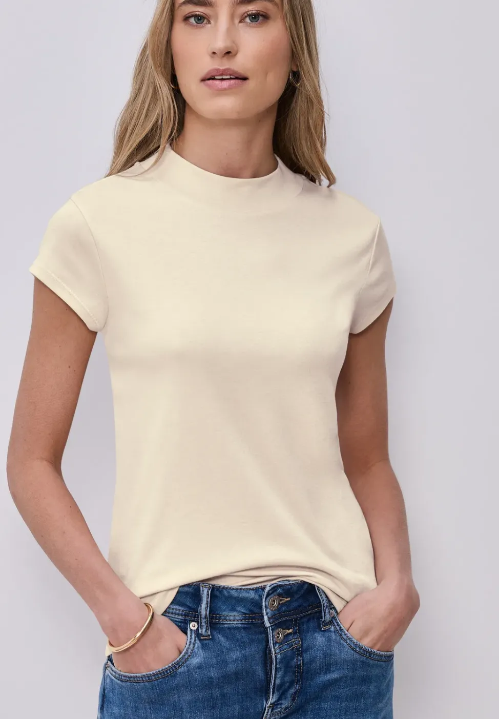 Basic T-Shirt mit Turtle Neck