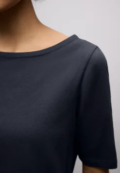 Basic T-Shirt mit U-Boot-Ausschnitt