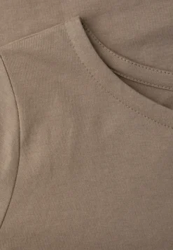 Basic T-Shirt mit U-Boot-Ausschnitt