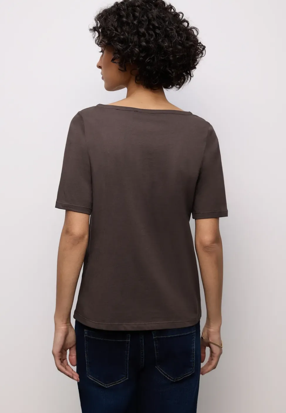 Basic T-Shirt mit U-Boot-Ausschnitt